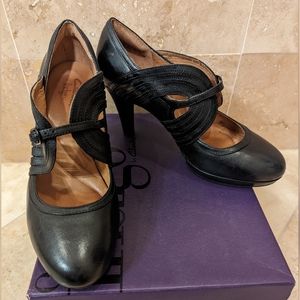 Clarks Indigo Wessex Arms Pumps 7.5 black